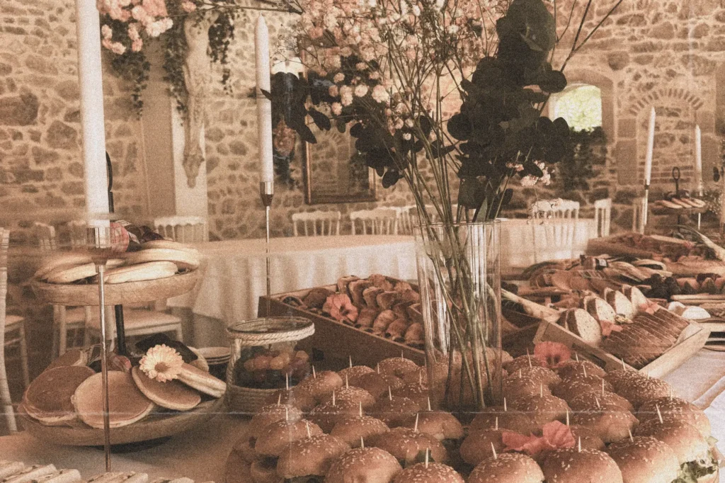 Gusti, traiteur à Tournon, valence grazzing table, événementiel, pro mariage, entreprises