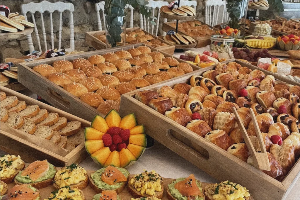 Gusti, traiteur à Tournon, valence grazzing table, événementiel, pro mariage, entreprises