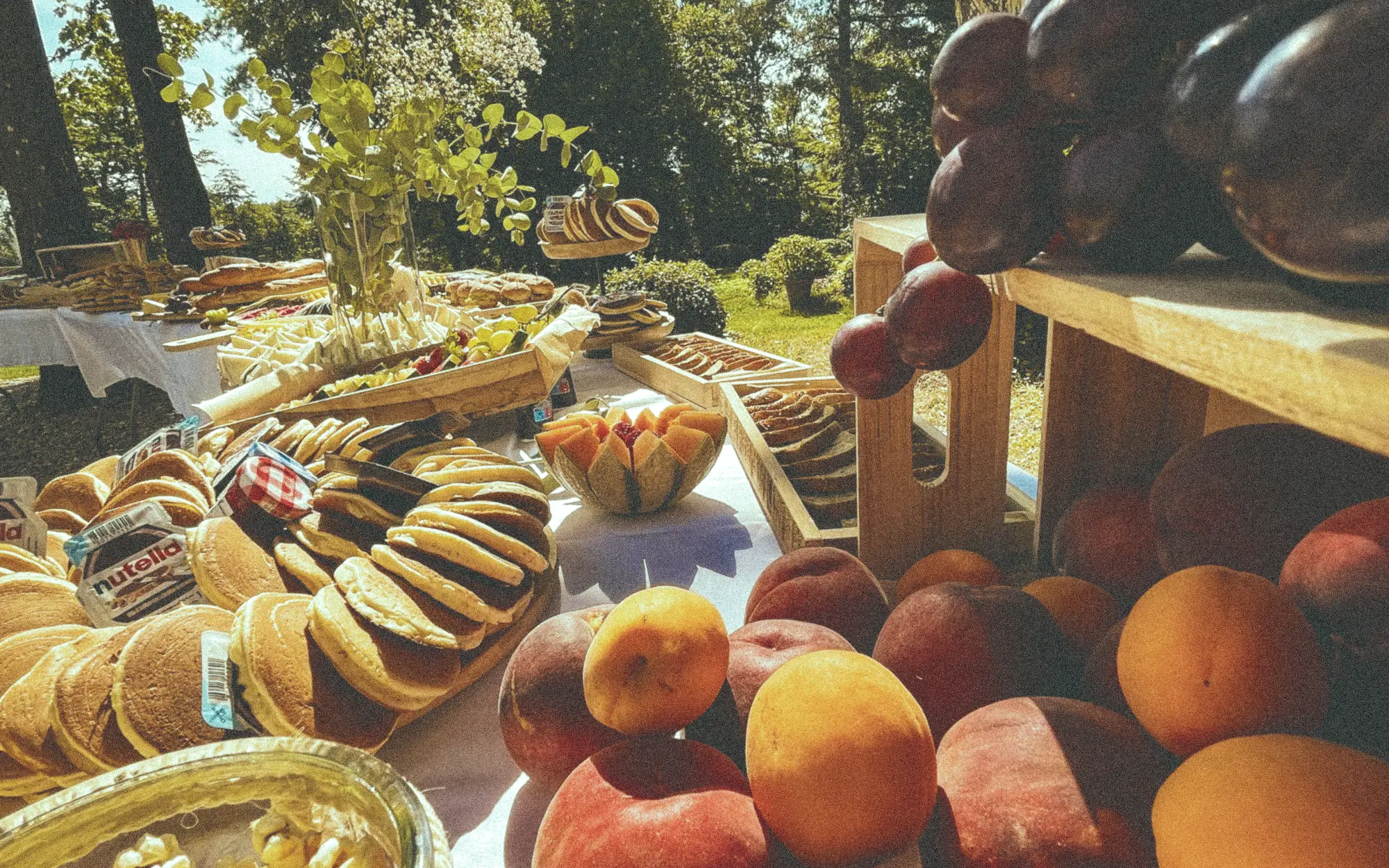 Gusti, traiteur à Tournon, valence grazzing table, événementiel, pro mariage, entreprises