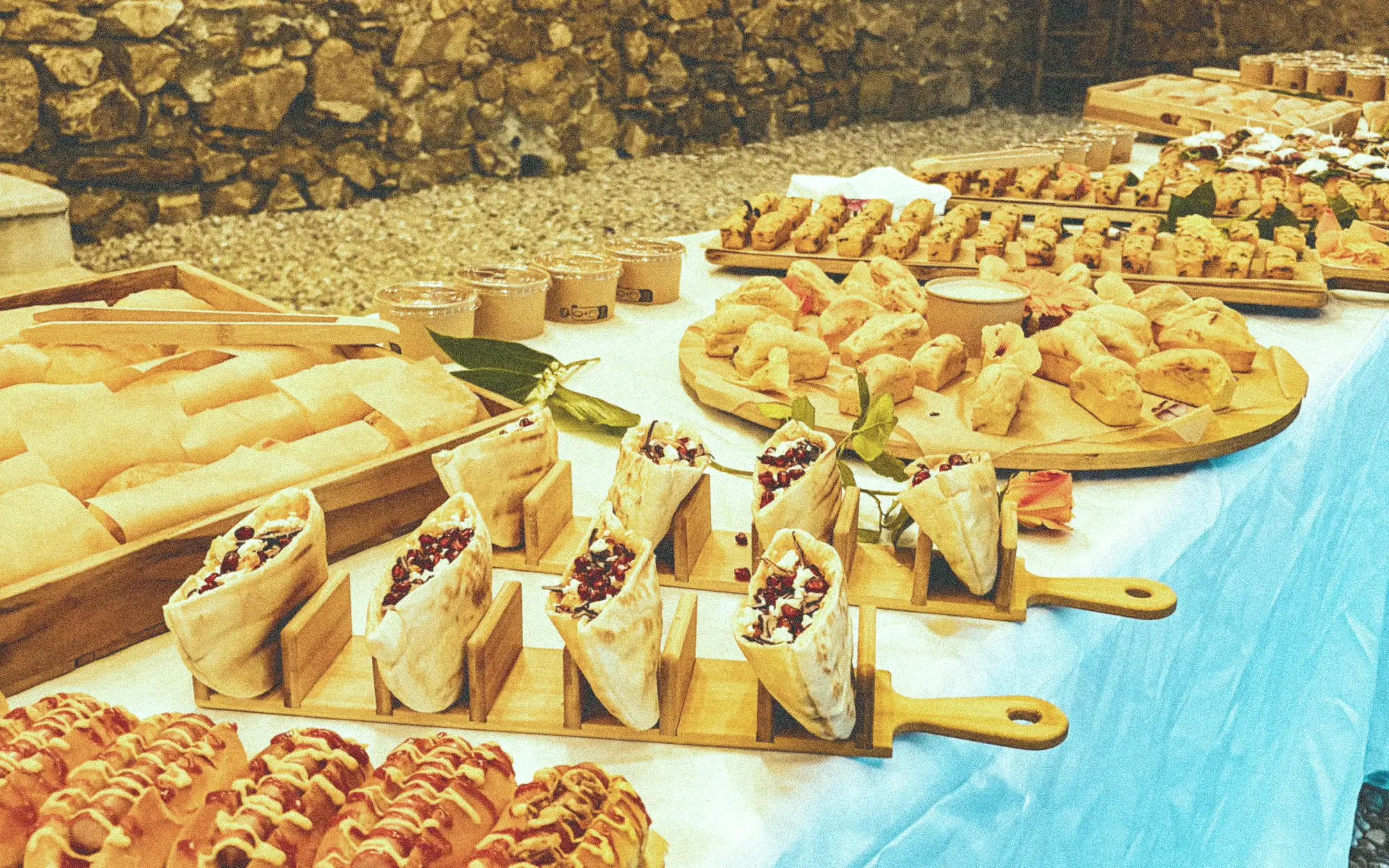 Gusti, traiteur à Tournon, valence grazzing table, événementiel, pro mariage, entreprises