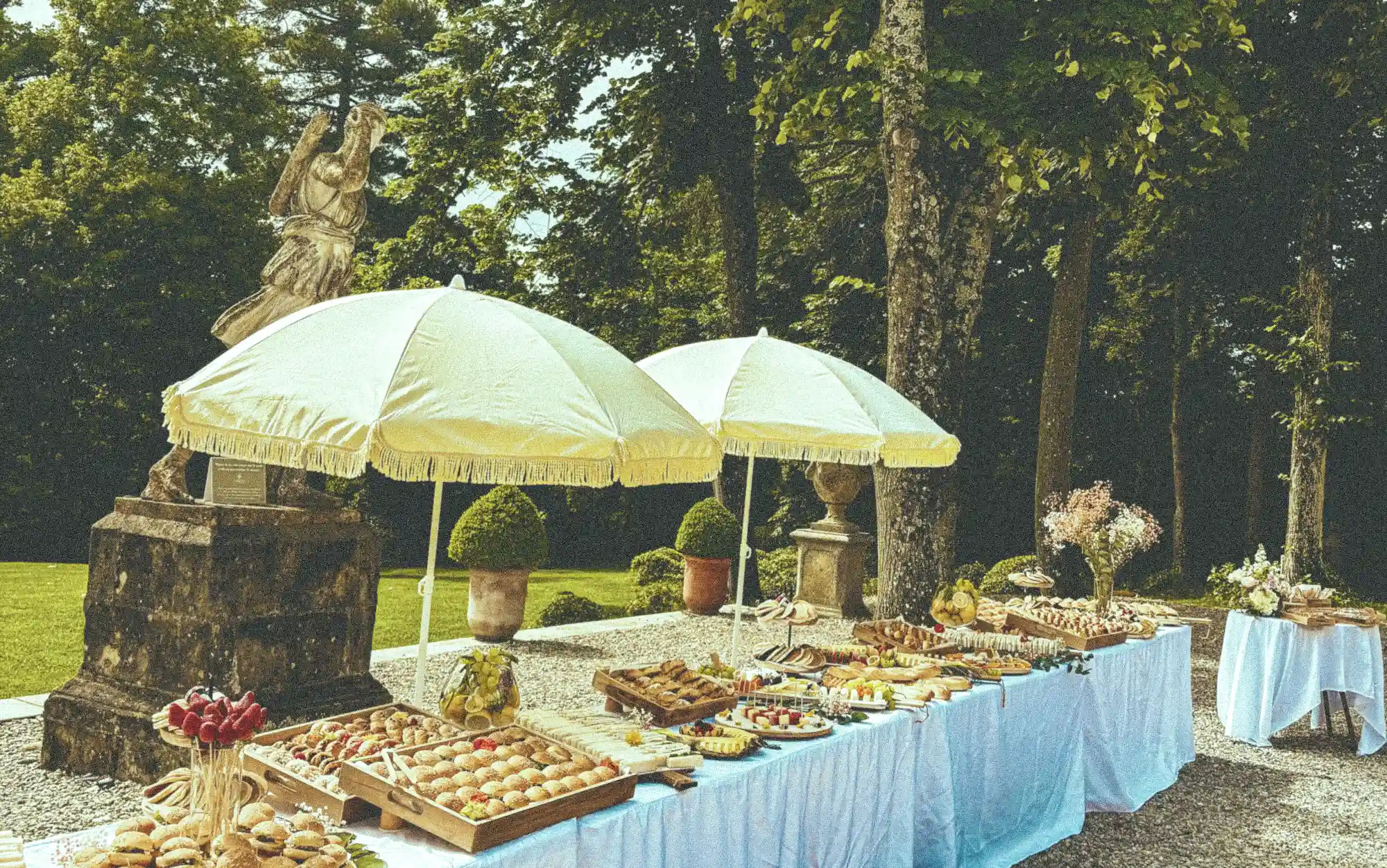 Gusti, traiteur à Tournon, valence grazzing table, événementiel, pro mariage, entreprises